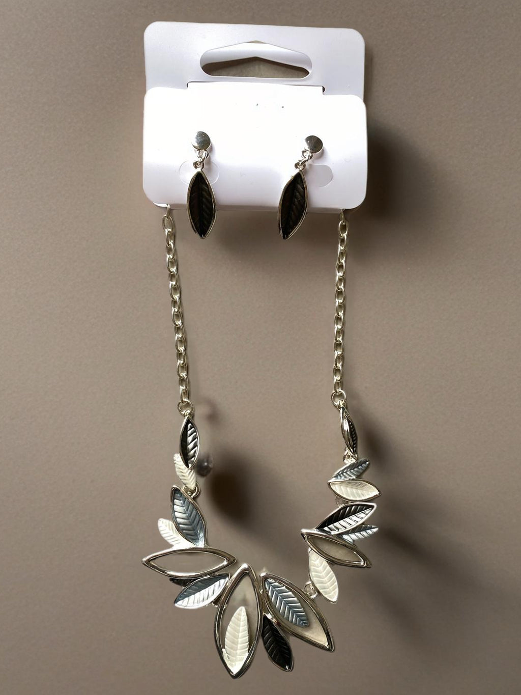 COLLANA - FOGLIE