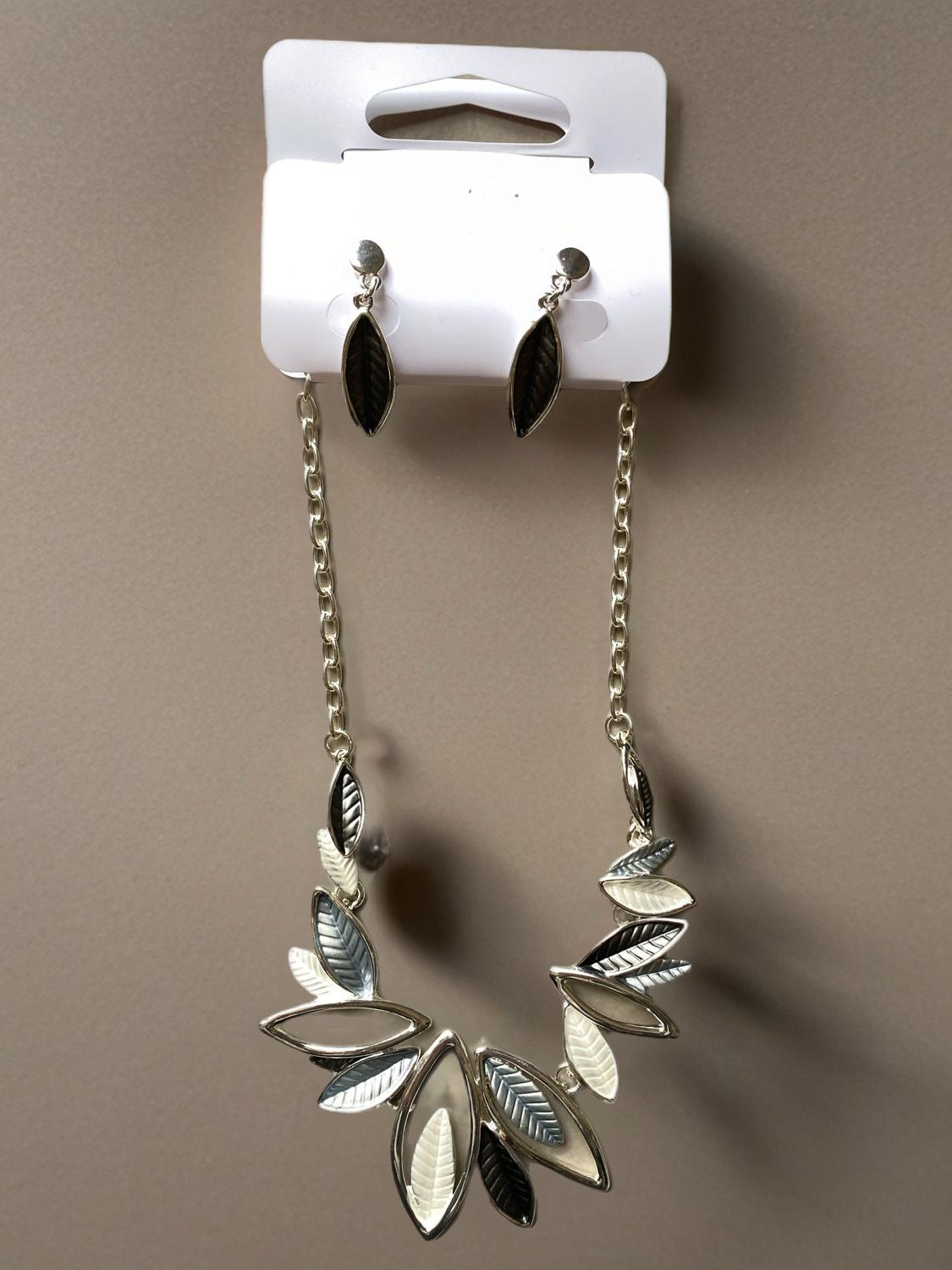 COLLANA - FOGLIE