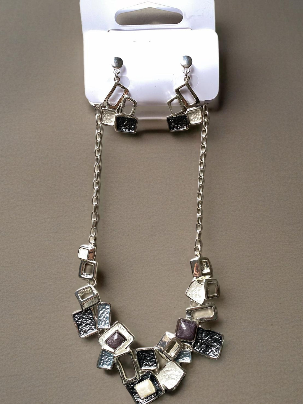 COLLANA - QUADRI